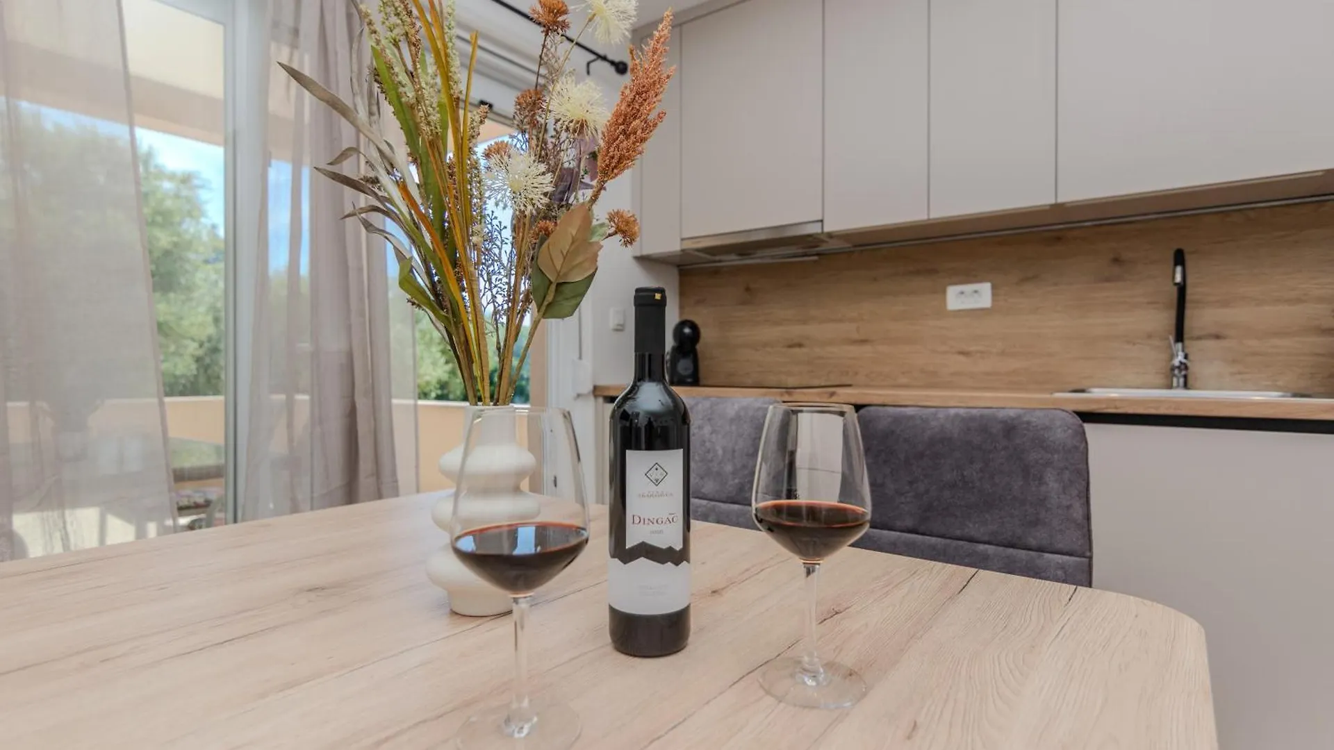 Villa Lucy Apartments I Vir