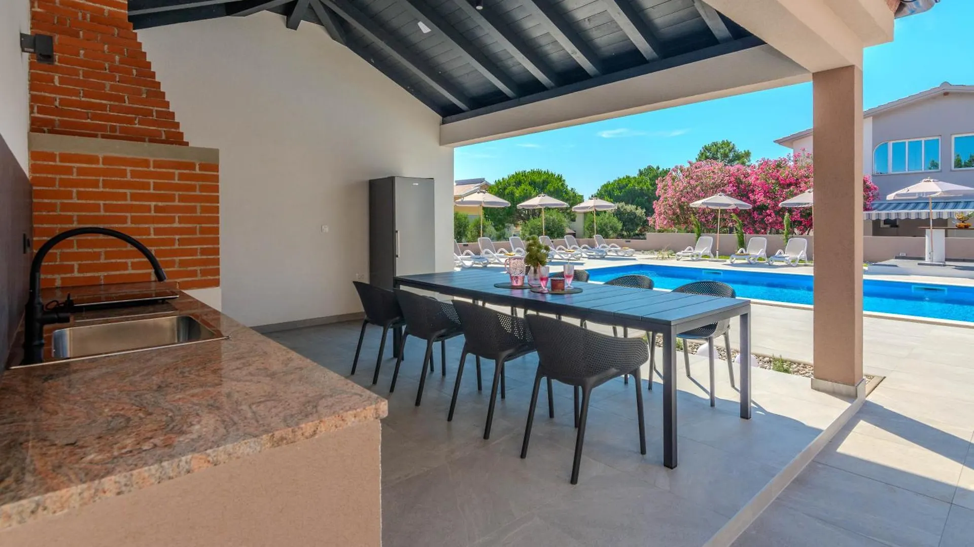 Villa Lucy Apartments I Vir