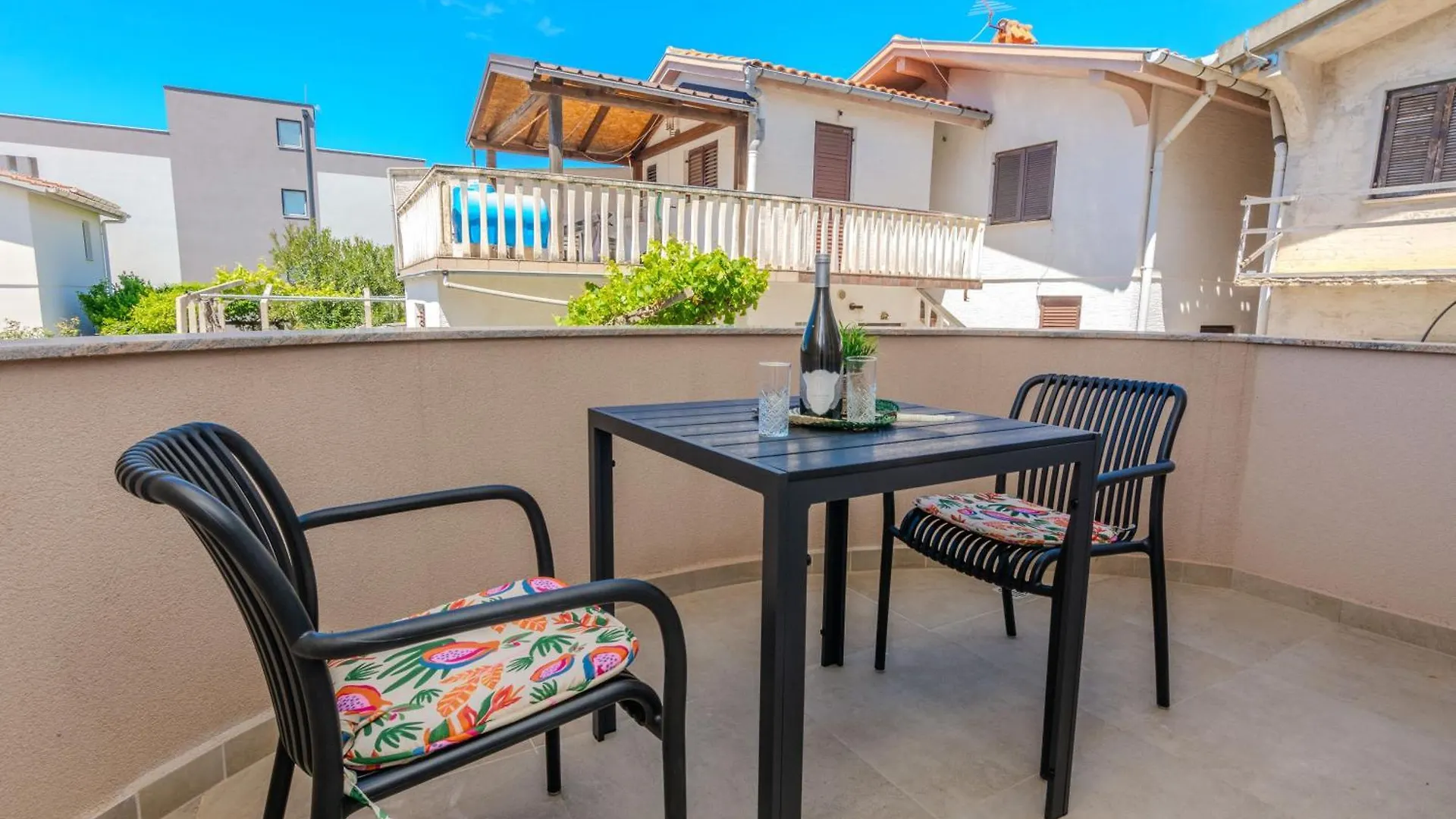 Villa Lucy Apartments I Vir