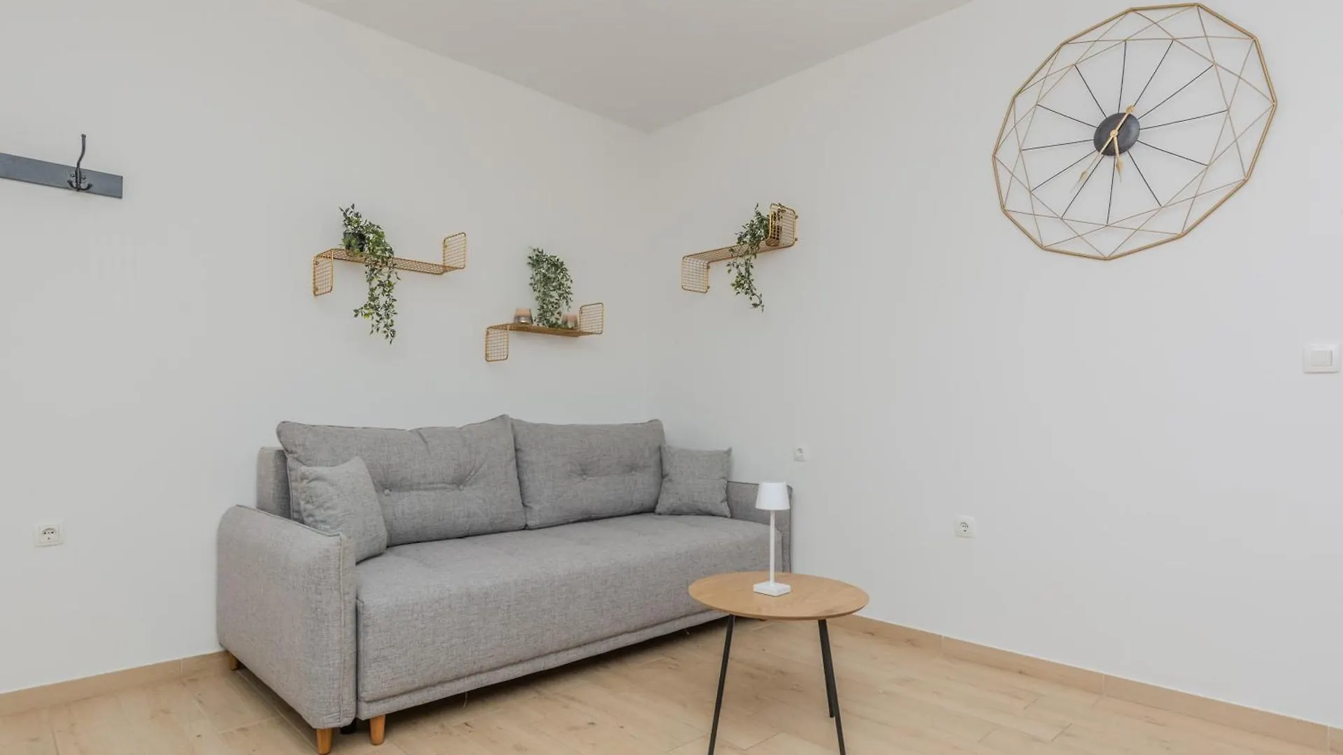 Villa Lucy Apartments I Vir
